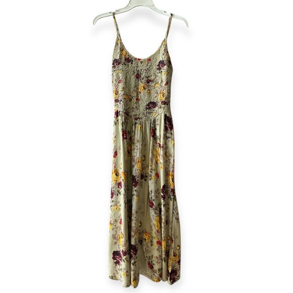 LAURA ASHLEY x URBAN OUTFITTERS | Lauralee Midi Dress - Picture 3 of 5